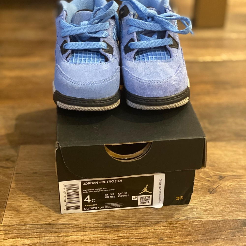 AIR JORDAN 4 RETRO 'UNIVERSITY BLUE'